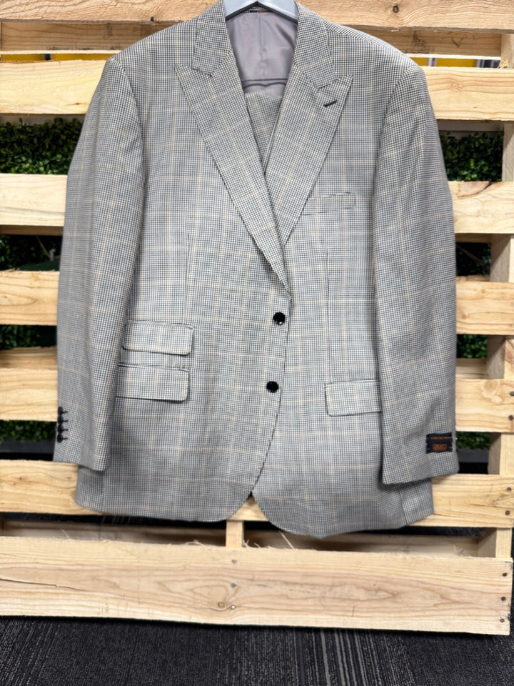Apollo King 3pc Suit 50R / 44W Gray