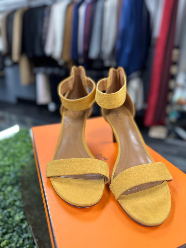 Style & Co. Sandals 9.5 Yellow