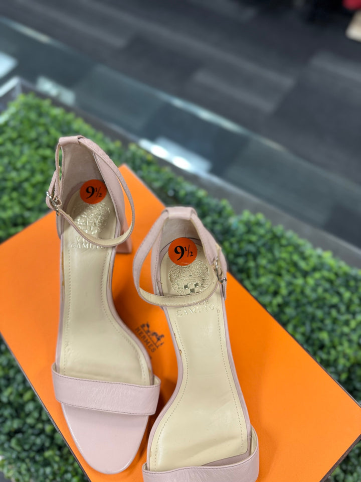 Vince Camuto Sandals 9.5 Beige