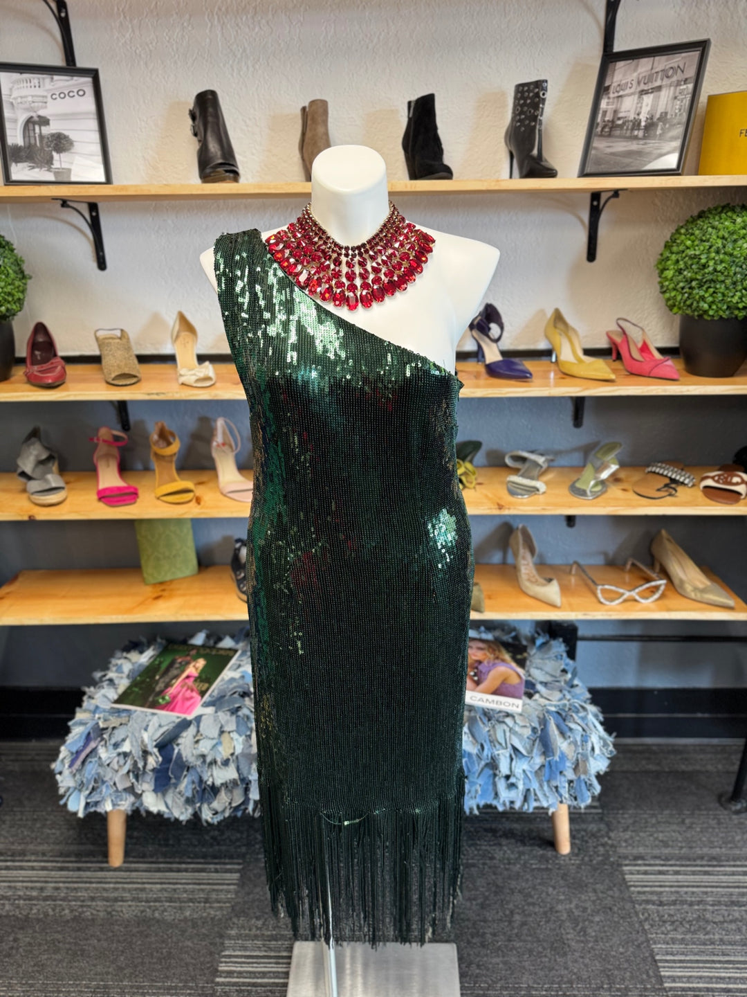 Nanette Evening Dress 14 Green with red accents on the necklace