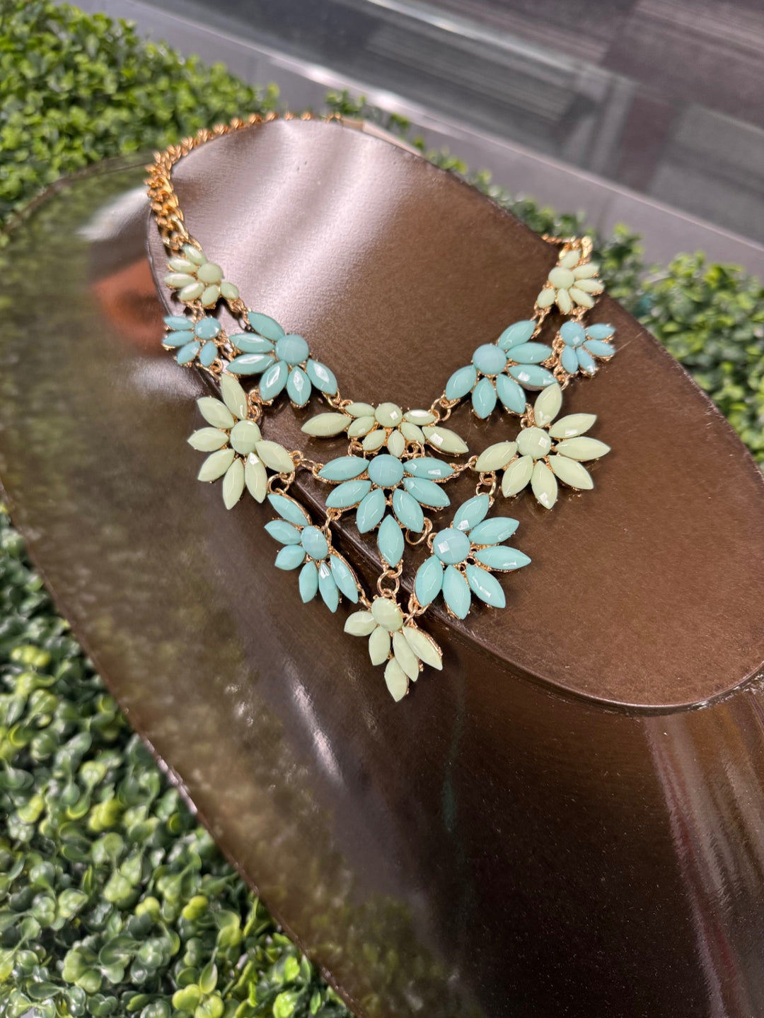 Gumbo Luxury Necklace One Size Blue, Light Green, Gold