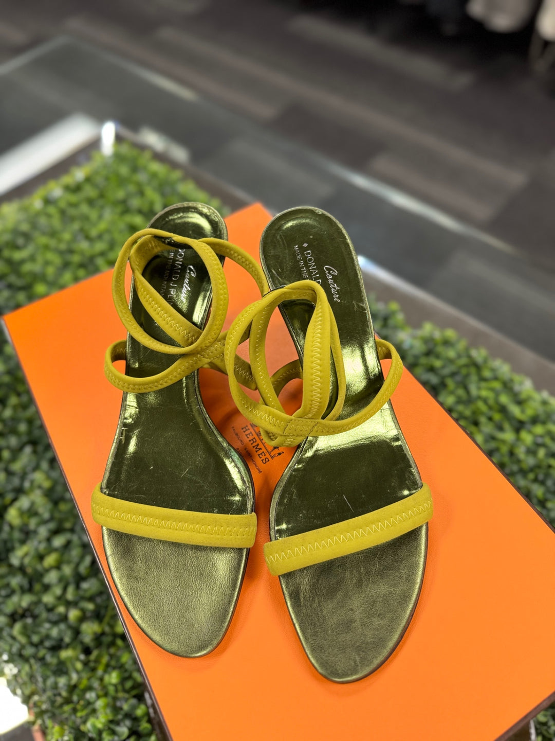 Donald J Pliner Sandals 9.5 Yellow