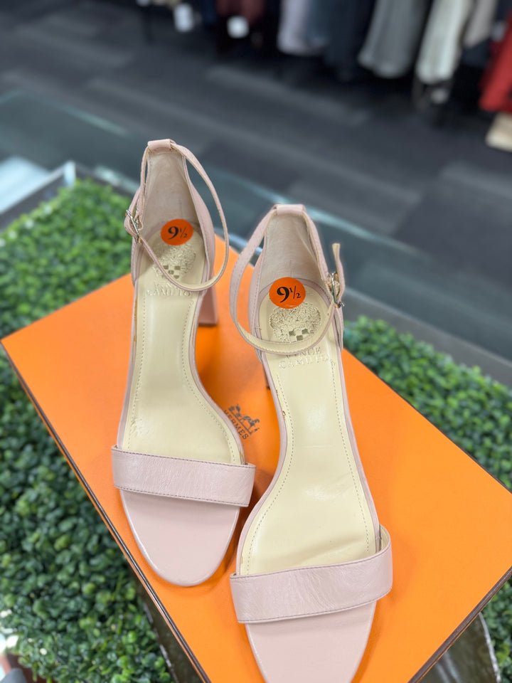 Vince Camuto Sandals 9.5 Beige