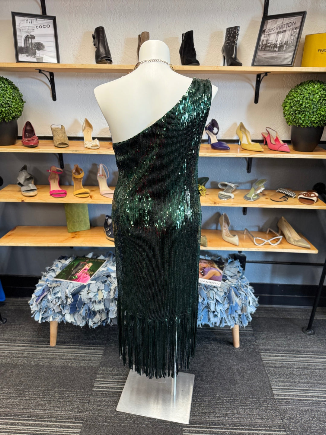 Nanette Evening Dress 14 Green with red accents on the necklace