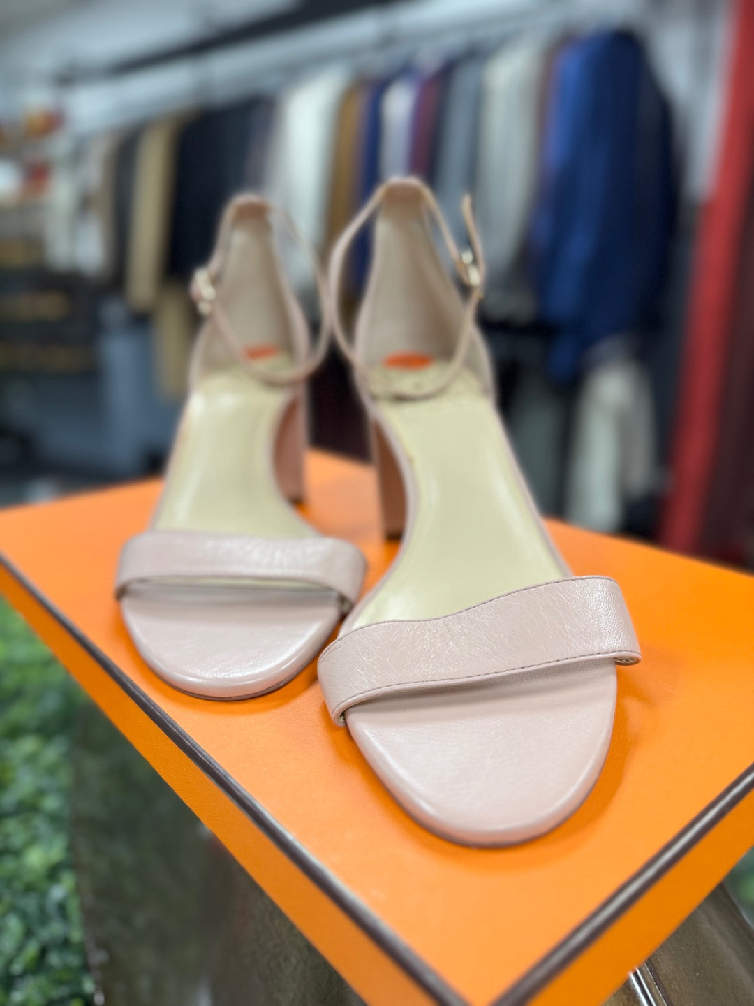 Vince Camuto Sandals 9.5 Beige