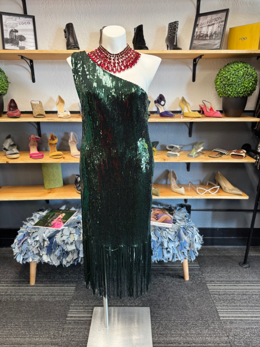 Nanette Evening Dress 14 Green with red accents on the necklace