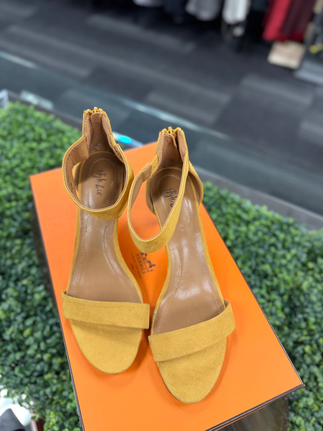 Style & Co. Sandals 9.5 Yellow