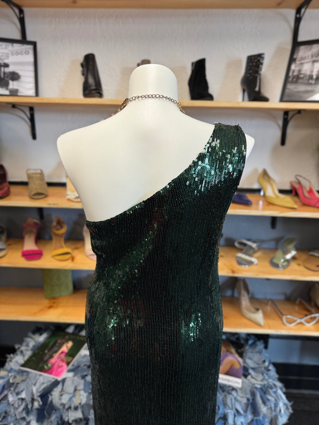 Nanette Evening Dress 14 Green with red accents on the necklace