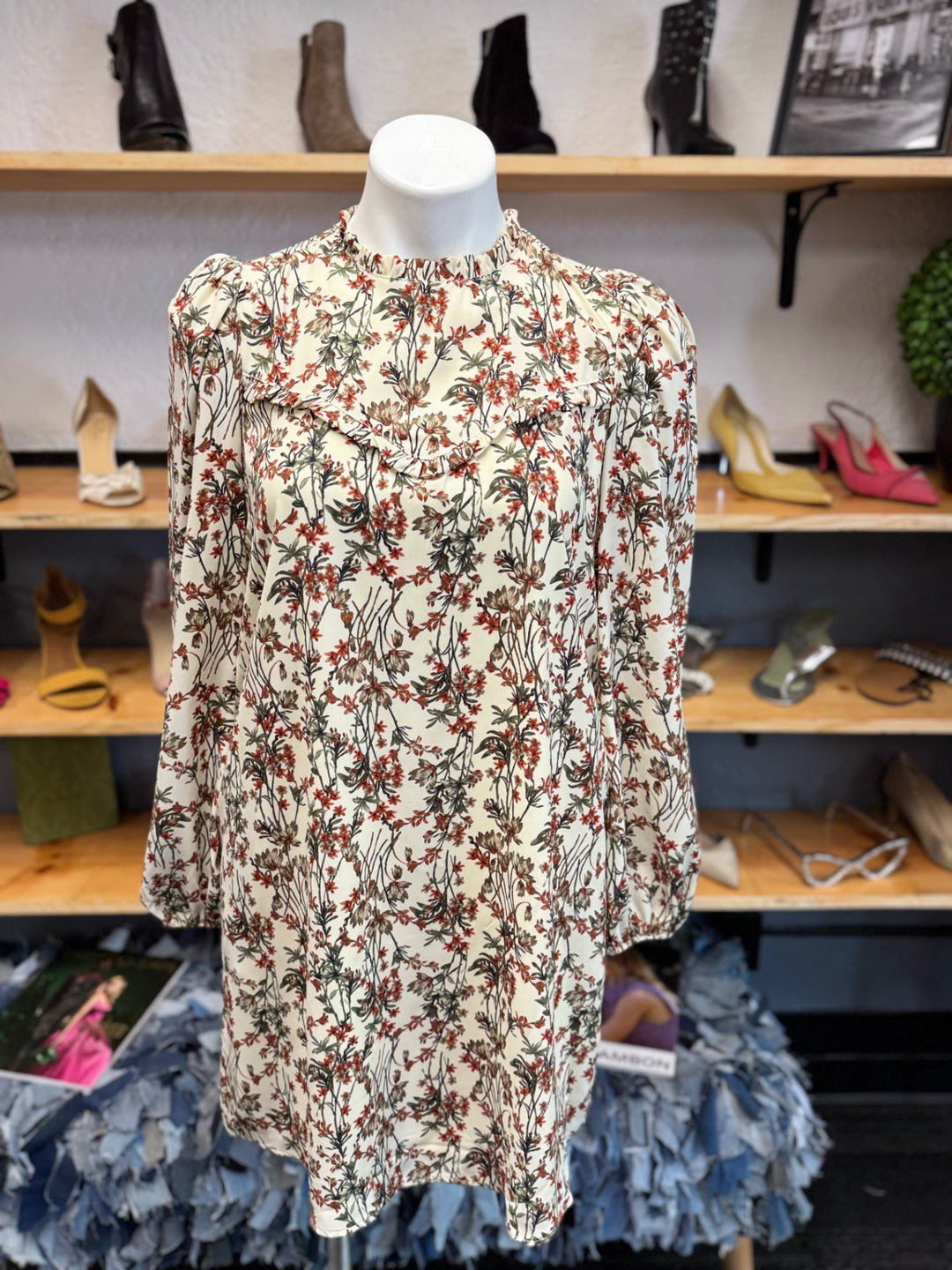 Treasure & Bond Dress XS Cream with red and green floral pattern