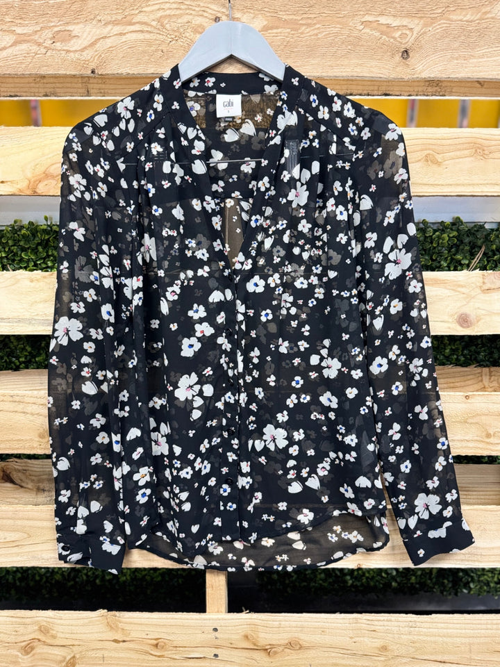 Gabi Blouse SM Black and white with floral pattern