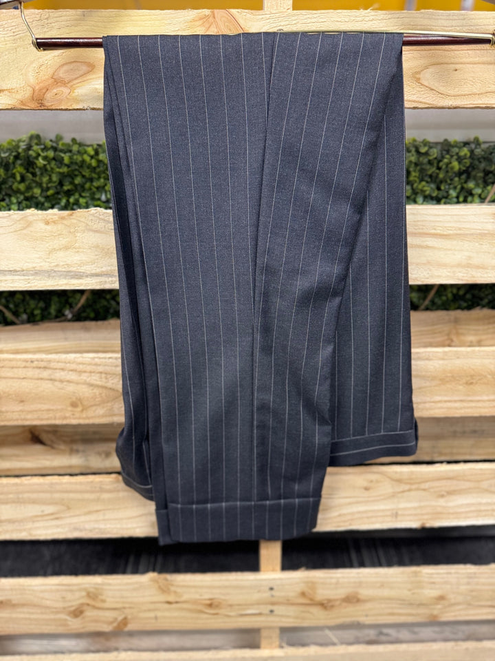 Suitsupply Men's Suit 44L Dark gray with pinstripes