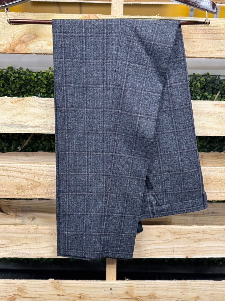 EIDOS Men's Suit 44L Gray with a subtle check pattern