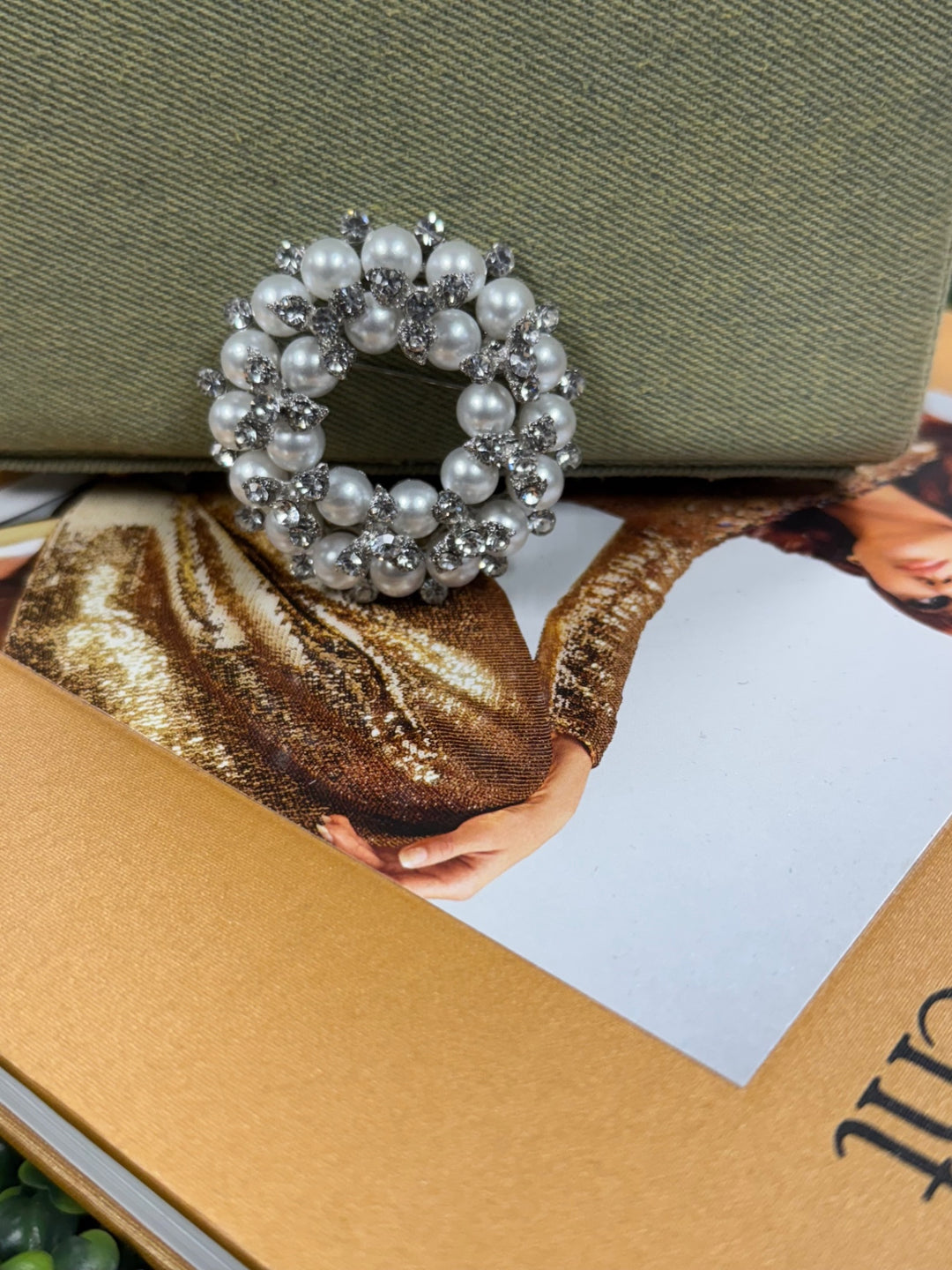 Gumbo Lux Jewelry Brooch White and Silver