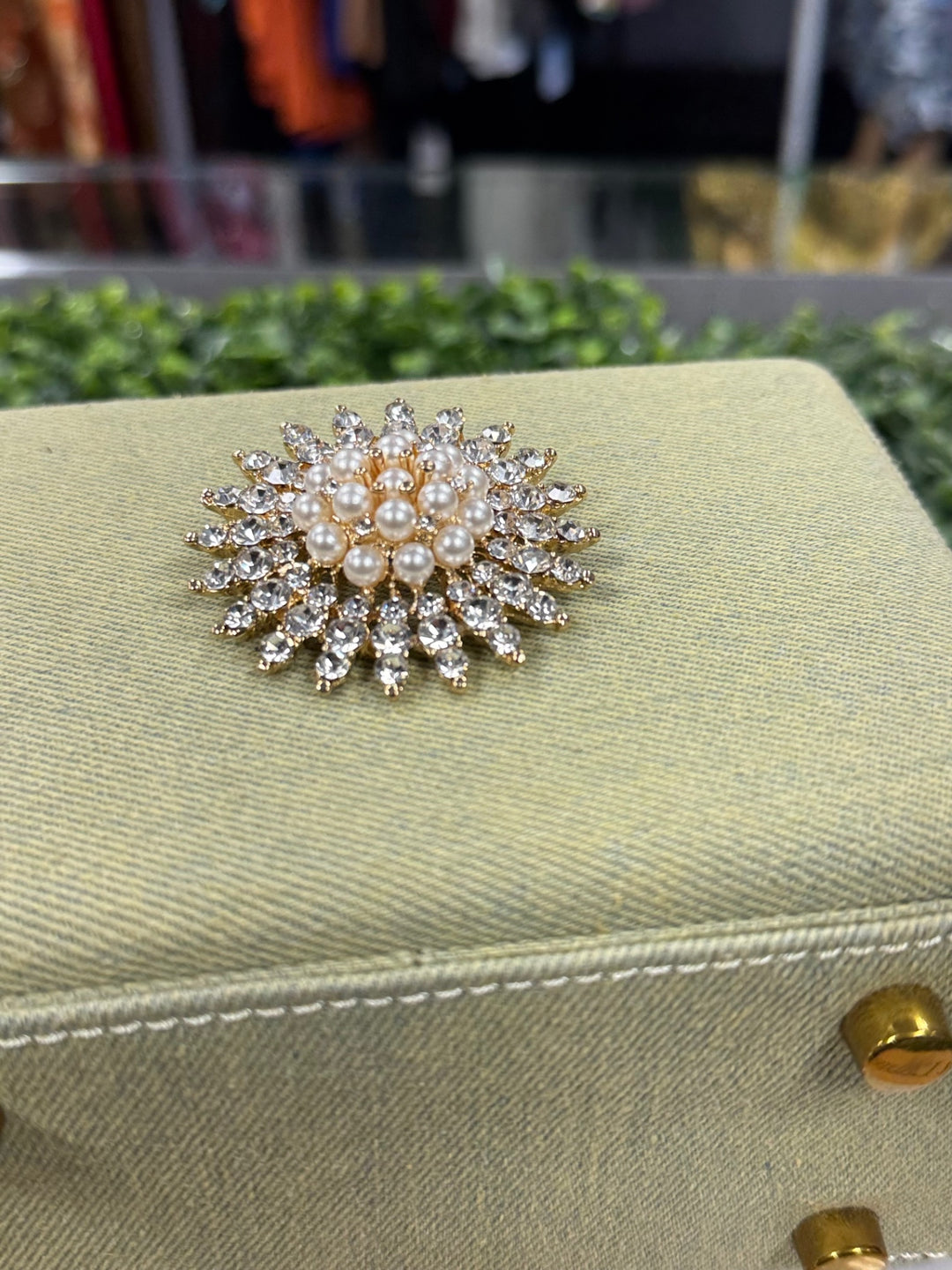 Gumbo Lux Jewelry Brooch - Gold 