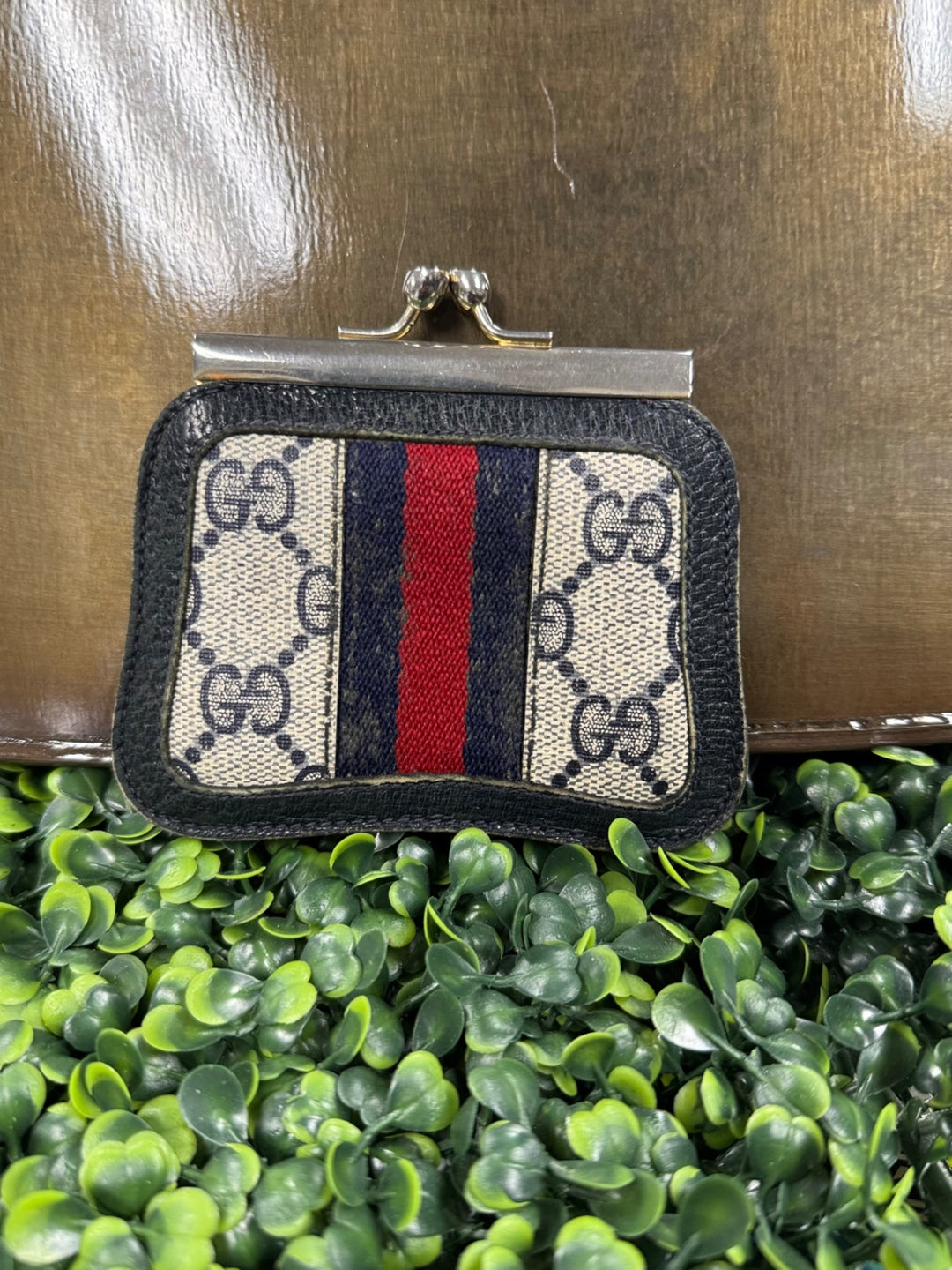Gucci Women's Wallet Beige, Black, Red