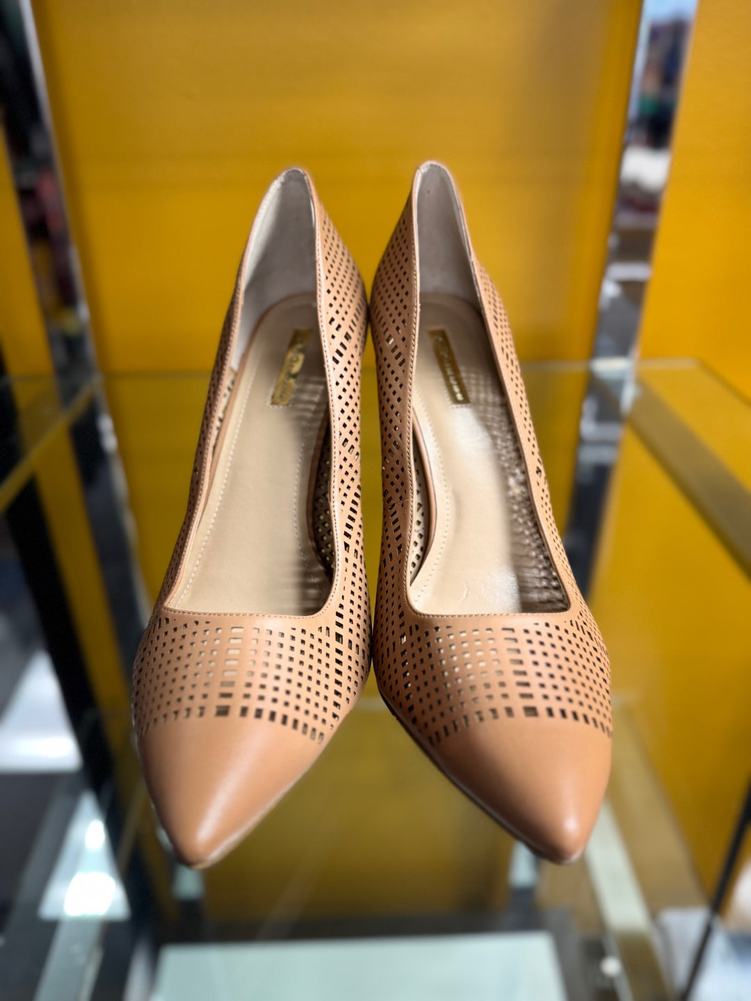 BCBG Women Shoes 13M Beige