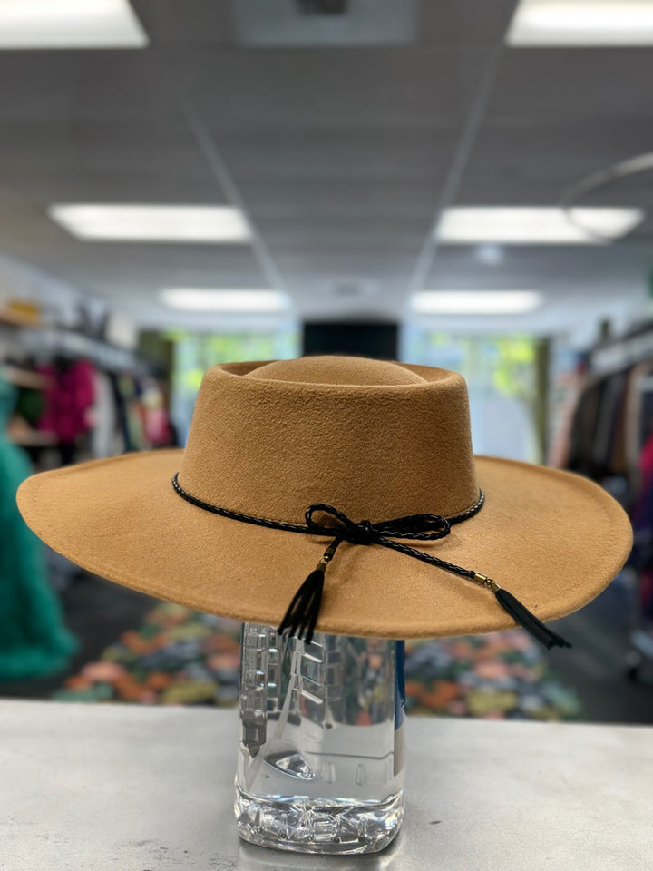 Windsor Women Hats Beige