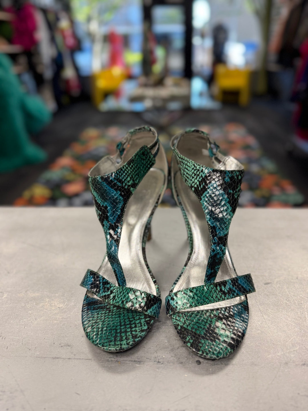 IMPO Women Shoes 9M Multicolor (Green, Black, White, Blue)