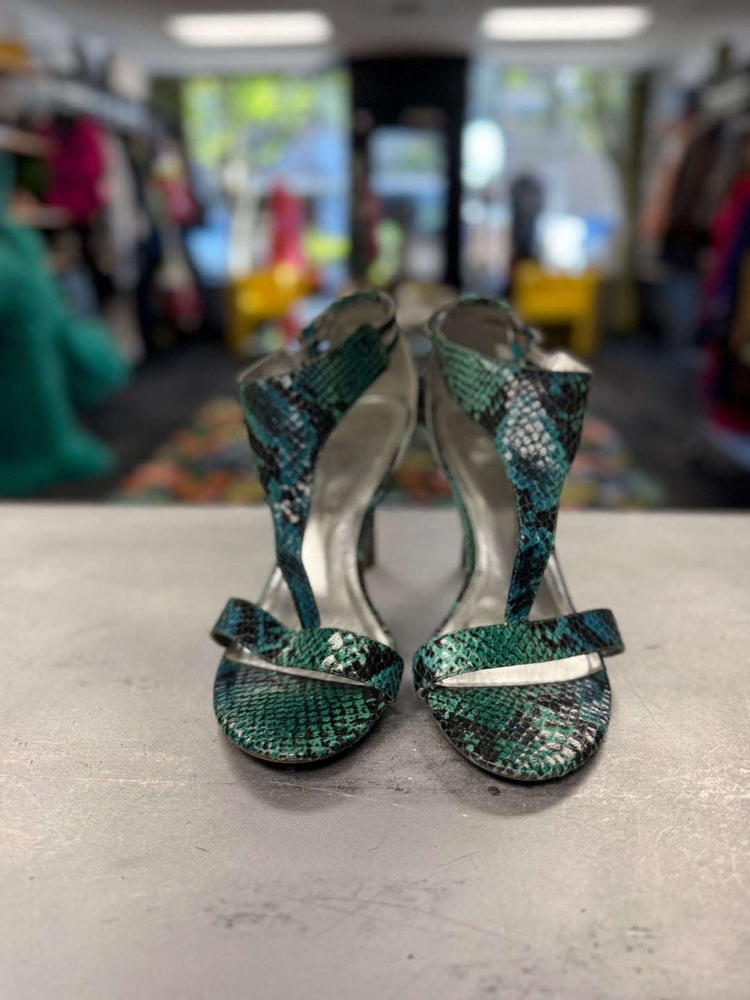 IMPO Women Shoes 9M Multicolor (Green, Black, White, Blue)