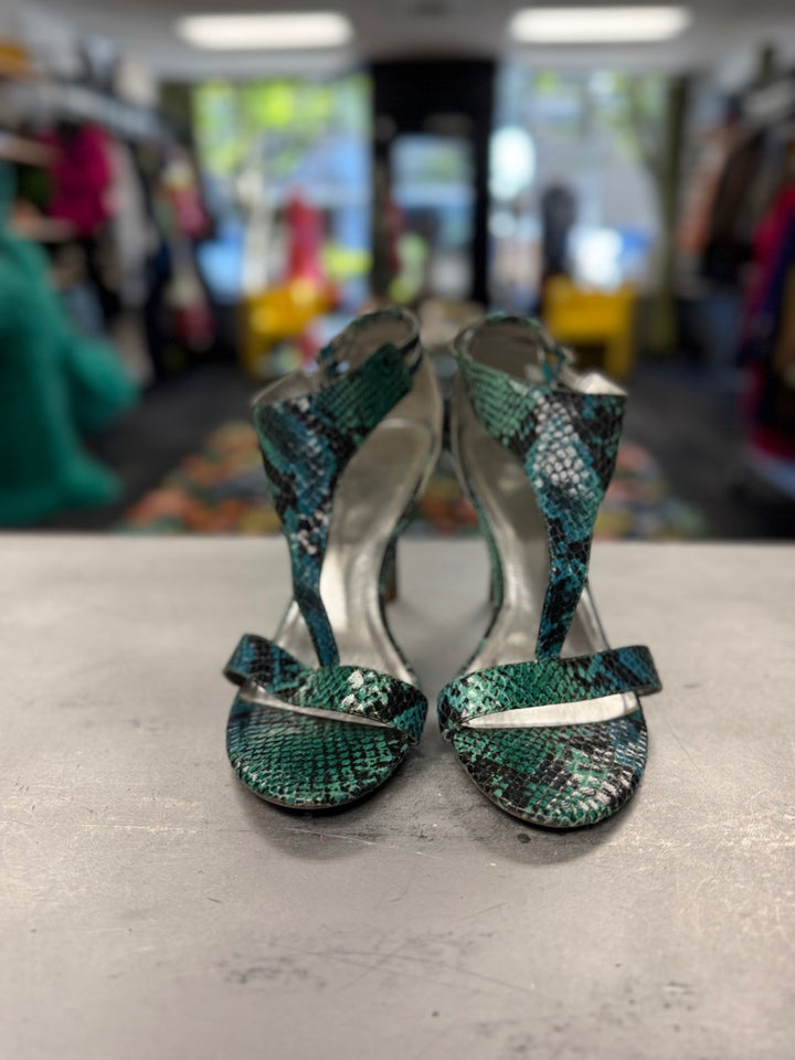 IMPO Women Shoes 9M Multicolor (Green, Black, White, Blue)