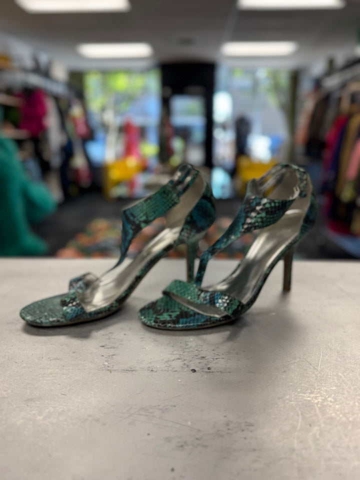 IMPO Women Shoes 9M Multicolor (Green, Black, White, Blue)