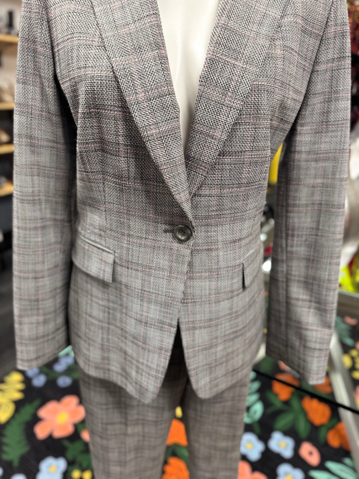 Tahari Pants 2pc Pant Suits (Blk/Grey Plaid)