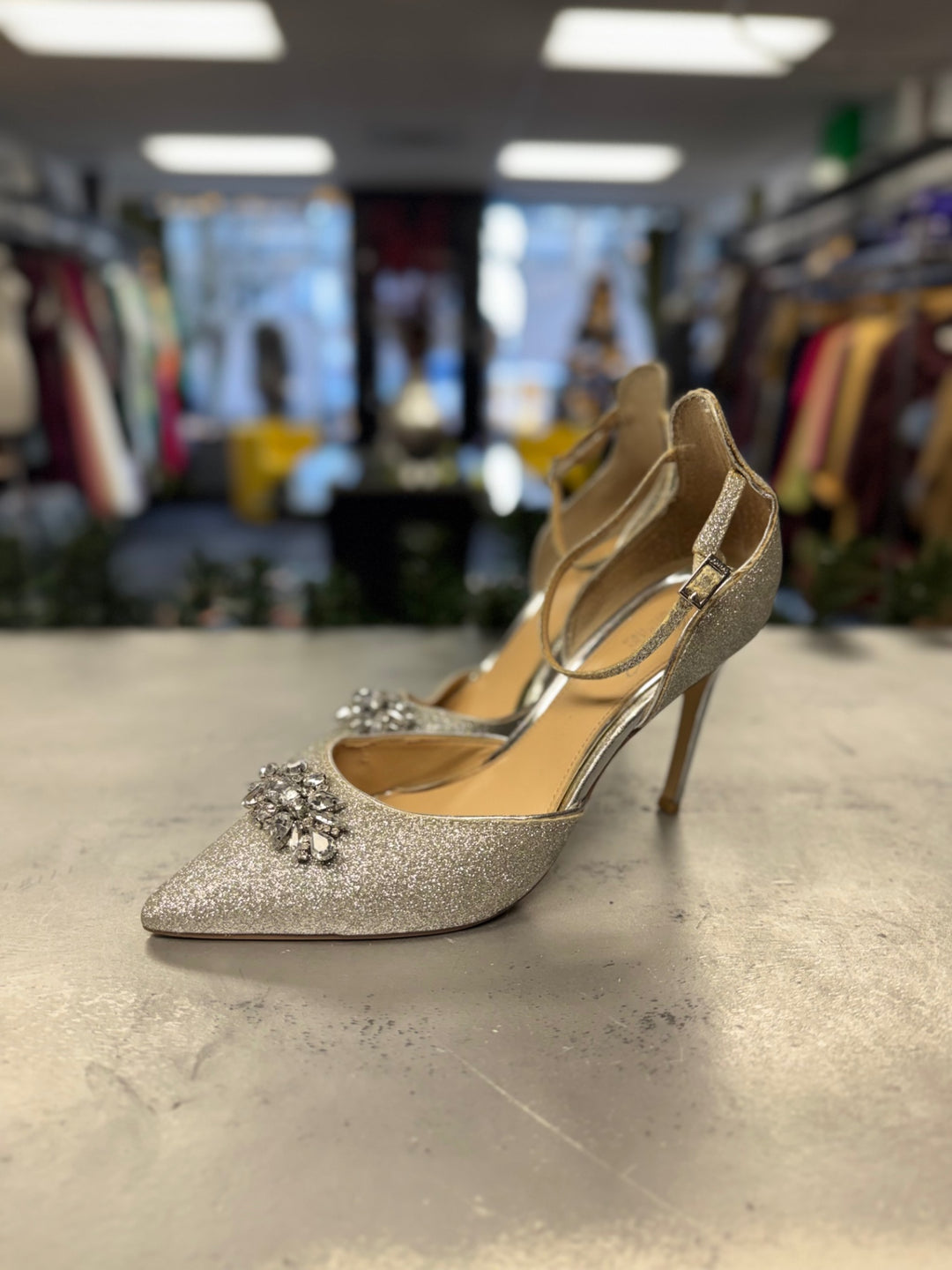 Badgley Mischka “Jewel” Women Shoes 8.5 Silver