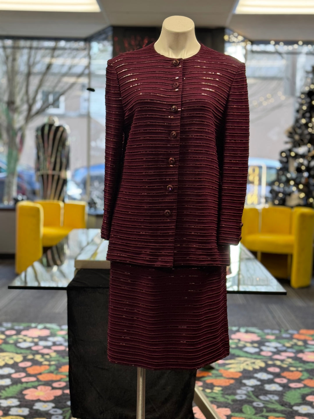 St. John Knit 2pc Women's Suit 12 Burgundy