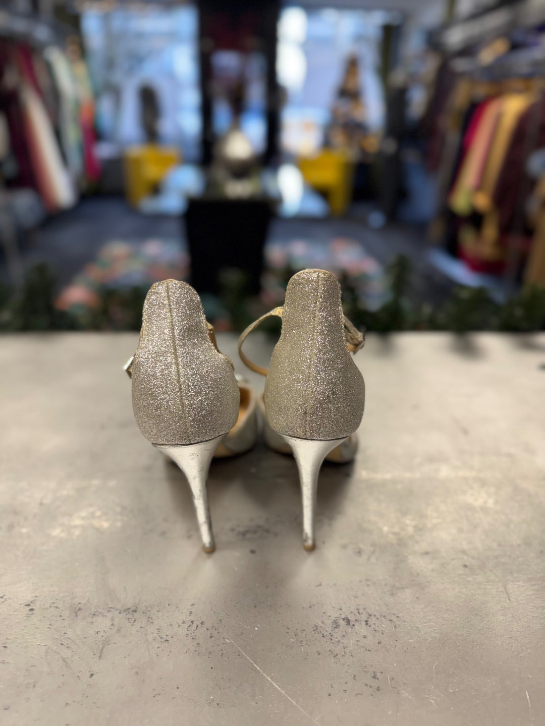 Badgley Mischka “Jewel” Women Shoes 8.5 Silver