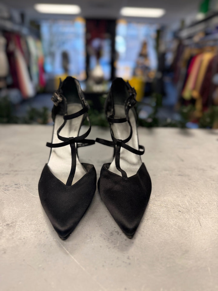 St. John Women's Strap Heels 8.5 Black