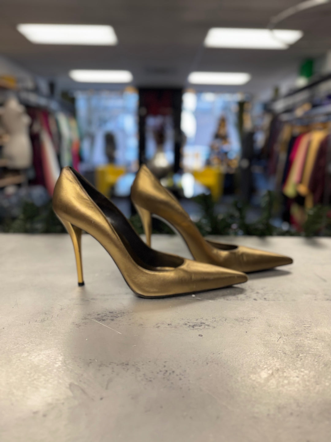 Stuart Weitzman Women Shoes 8.5 Gold