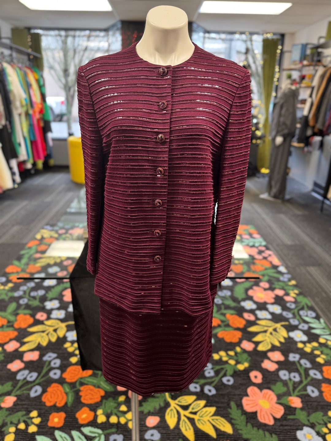 St. John Knit 2pc Women's Suit 12 Burgundy