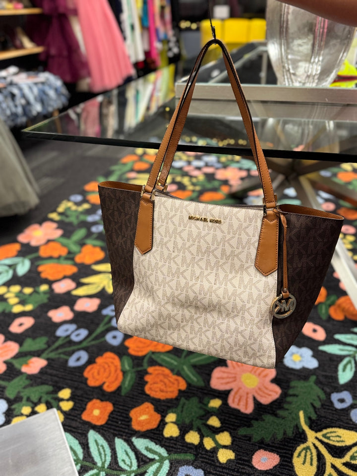 Michael Kors Women Hand Bag 
