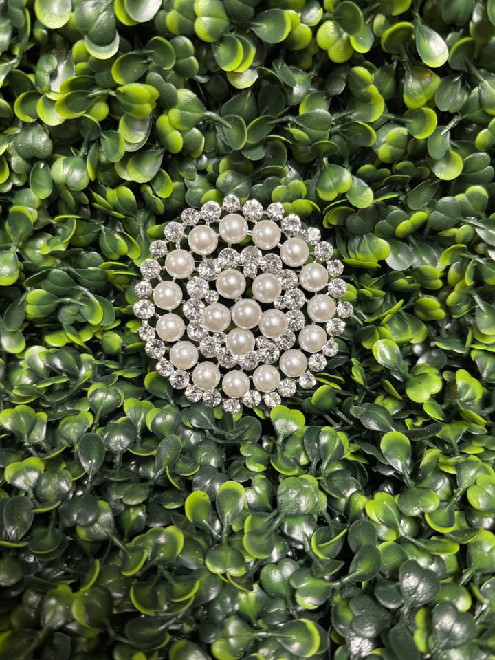 Gumbo Lux Jewelry Brooch - White & Silver