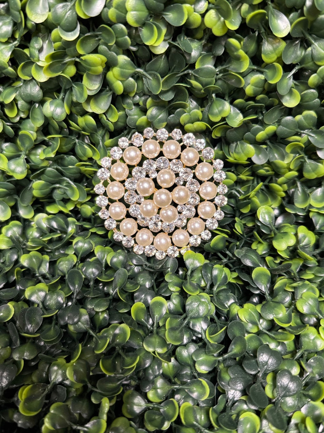 Gumbo Luxury Couture Brooch - Cream/White
