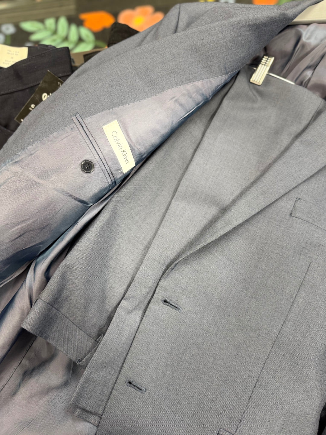 Calvin Klein Men’s 2pc Suit - 44R Light Gray