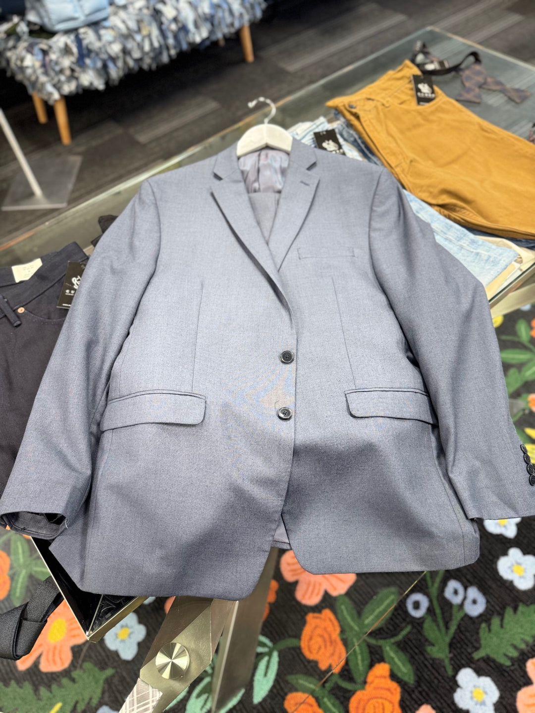 Calvin Klein Men’s 2pc Suit - 44R Light Gray