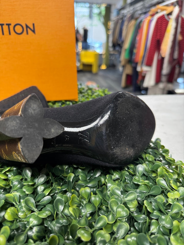 Authentic ~ Louis Vuitton Silhouette Ankle Boot 