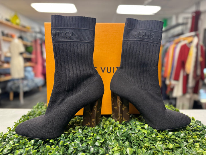Authentic ~ Louis Vuitton Silhouette Ankle Boot 