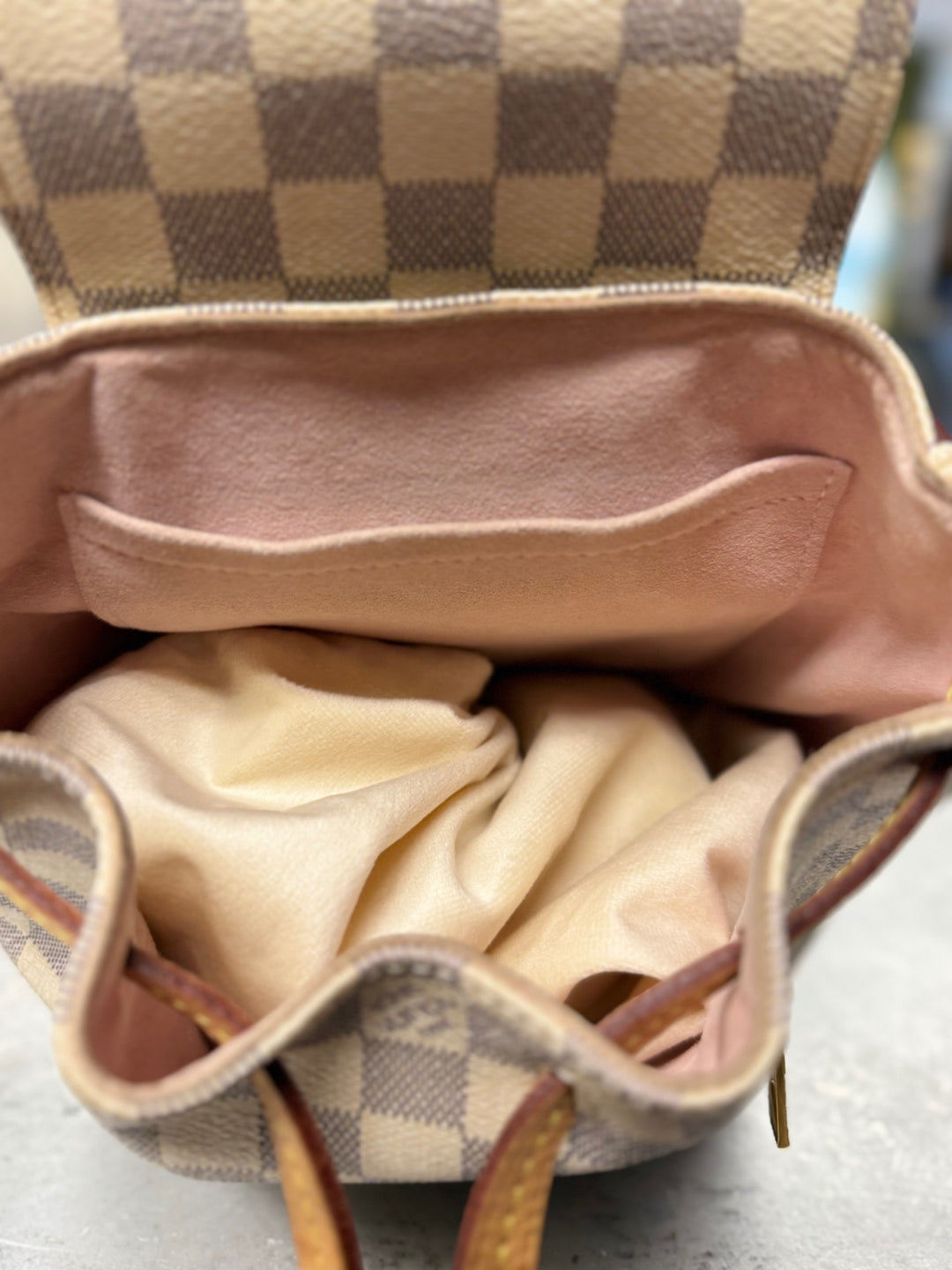 Louis Vuitton Women Purses One size Beige