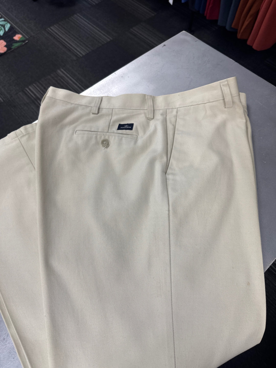 Dockers Men's Khaki Pants (40x32)