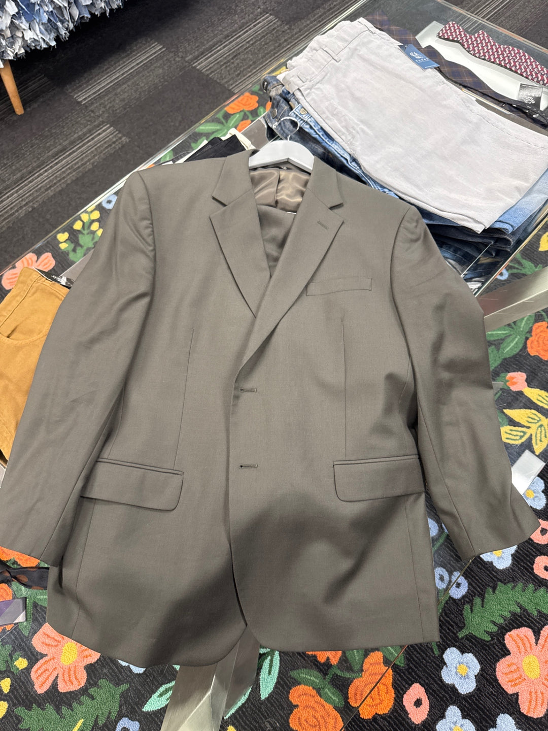 Jos . A Bank Men Suits (48R Green)