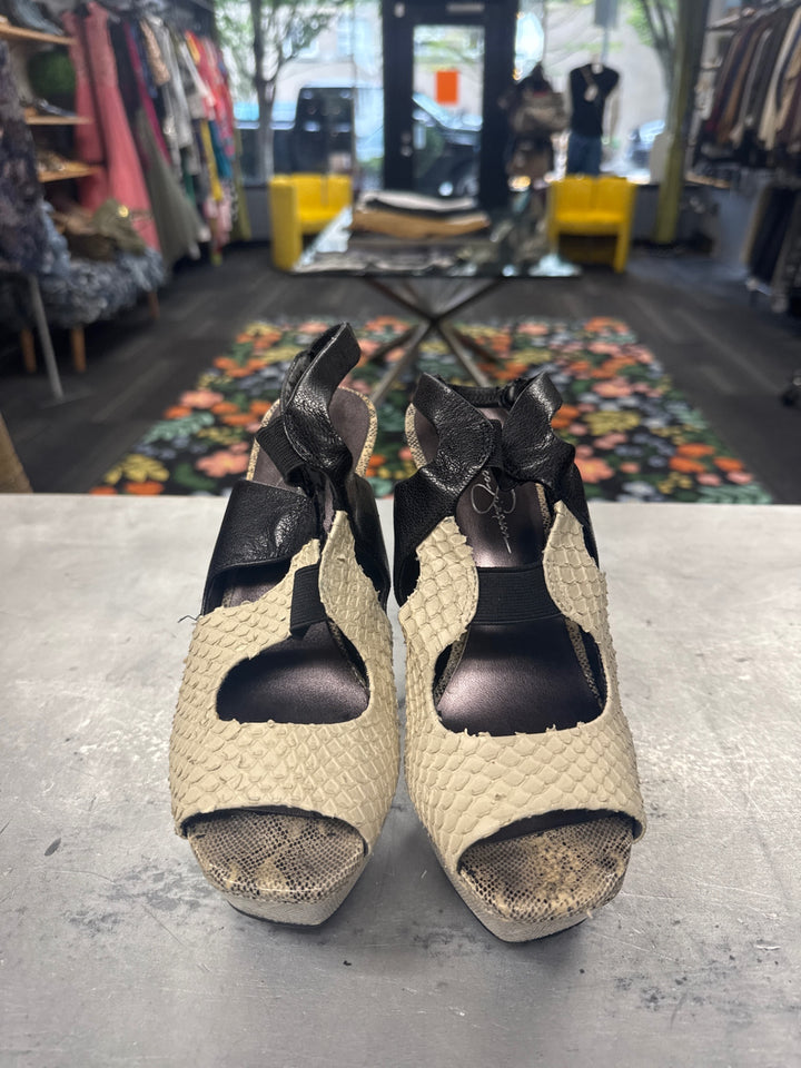 Jessica Simpson Heels (8.5 Beige & Black Snake) 
