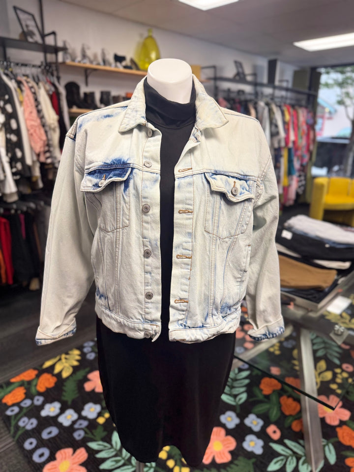 Arizona Denim Jacket (LG Light Blue) 
